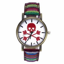 Reloj de pulsera de cuarzo para hombre y mujer, pulsera de tela vaquera con diseño de esqueleto, a rayas, ideal para regalo de Halloween 2024 - compra barato