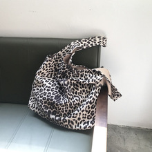 Bolso de mano de lona con estampado de leopardo para mujer, bolsa de algodón hecho a mano para compras, Bolso tipo escolar para viaje, plegable, con cordones 2024 - compra barato