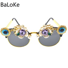 Gafas de sol con diamantes de imitación para mujer, anteojos de sol hechos a mano de alta calidad con flores de moda para fiesta de verano en la playa, anteojos Vintage redondos con perlas 2024 - compra barato