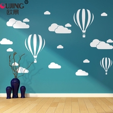 Мультяшные воздушные шары с белыми облаками, настенные наклейки для детской комнаты, обои, домашний декор, самоклеящаяся ПВХ художественная роспись для спальни 2024 - купить недорого