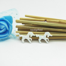 (2 unids/lote) colgante de unicornio azul/blanco de ópalo sintético de alta calidad, 10,2x15,1mm, novedad, envío gratis 2024 - compra barato