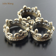 Julie Wang 5 uds de aleación de bronce Retro adornos colgantes de corona hecha a mano colgante anillo círculo Tops suspensión 2024 - compra barato