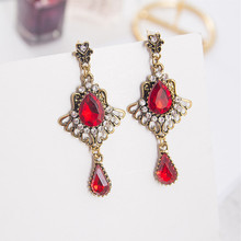 Pendientes geométricos huecos de Metal para mujer, aretes largos de cristal con diamantes de imitación, Estilo Vintage, a la moda, joyería Brincos 6A4003 2024 - compra barato