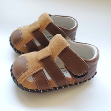 Omn sapatos infantis de couro genuíno para meninos, meninas e meninos, sapatos para recém-nascidos com sola macia e estilo verão 2024 - compre barato