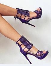 Sandalias con tachuelas y remaches para mujer, zapatos de tacón alto con banda estrecha, calzado de plataforma, botines con punta abierta, color negro/morado, envío gratis 2024 - compra barato