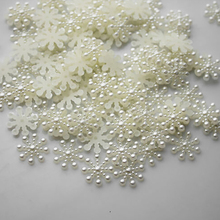 Adornos de resina de margaritas para manualidades, adornos de resina con perlas blancas, 12mm, DIY, para teléfono, Navidad, álbum de recortes, 100 Uds. 2024 - compra barato