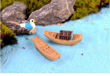 Mini barco em resina ornamental para jardim de fadas, 2 peças em miniatura, estatueta de artesanato em resina, terrários, bonecas para casa de boneca, materiais diy 2024 - compre barato