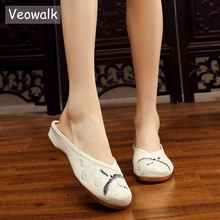 Veowalk-Zapatillas de lona bordadas con grulla para mujer, chanclas planas de algodón y lino cómodas, zapatos de bordado chino 2024 - compra barato