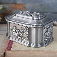 Caja de joyería Vintage de Europa Creativa, caja de almacenamiento de baratijas talladas de Ángel, organizador de joyas de Metal, embalaje de regalo 2024 - compra barato