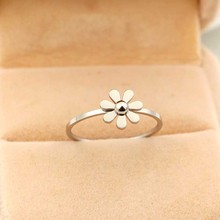 Martick Sweet Style Camellia Design Stainless Steel Rings Beautiful Daisy For Young Lady Present Gift Crystal Jewelry Rings R470 2024 - buy cheap