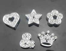 Lote de 20 unidades de 10mm de diamantes de imitación, mezcla de estilos, corazón, estrella, flor y corona, dijes deslizantes, accesorios DIY para pulsera de 10mm 2024 - compra barato