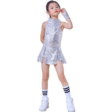 Детские танцевальные костюмы в стиле хип-хоп с блестками; Цвет серебристый, красный; современные танцевальные костюмы для выступлений; танцевальный костюм с блестками для девочек 2024 - купить недорого
