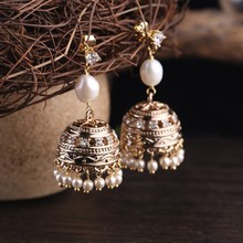 Pendientes Retro de perlas de agua dulce para mujer y niña, con borla de perlas pequeñas y diseño de campanas especiales, novedad 2024 - compra barato