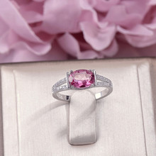 Кольцо женское из серебра 925 пробы с розовым топазом, 8 х6 мм 2024 - купить недорого