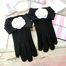 Fashion Winter White Camellia Bow Gloves Women Solid Black Cashmere Touch Screen Mittens Finger Thickening Warm 2024 - buy cheap