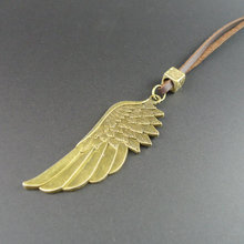 Preço de fábrica artesanal de couro do vintage asas de anjo pingentes colares homens jóias para mulheres homens colar 2024 - compre barato