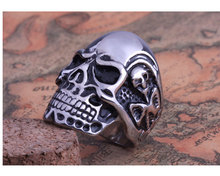 2014 Модное кольцо из нержавеющей стали кольца для мужчин большой Tripple крутой череп, кольцо для панков байкерские ювелирные изделия FS американский размер 8-11 2024 - купить недорого