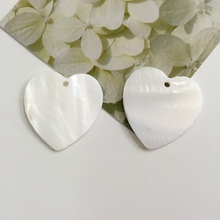 25MM perlas naturales de concha 40 unids/pack forma de corazón blanco Shell cuenta de joyería dijes colgantes joyería 2024 - compra barato
