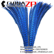 Экспорт с завода CHINAZP 50 шт./лот 90 ~ 100 см Длина высшего качества синие окрашенные женские перья для центрального хвоста 2024 - купить недорого
