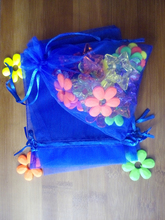 Bolsa de regalo para envoltura de joyería de Organza azul real de 7*9cm, bolsas de exhibición, bolsa con cordón para pulseras/Collar, Mini bolsa de hilo, 300 Uds. 2024 - compra barato