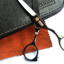 Черный Титан 5,5 дюймов Высокое качество Парикмахерские ножницы набор парикмахерская продукт Горячая Распродажа подарок для вас 2024 - купить недорого
