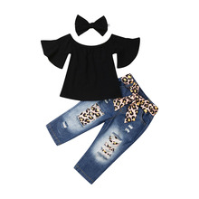 Модная Черная Футболка с рукавами-фонариками для маленьких девочек, От 1 до 6 лет леопардовые джинсы, рваные джинсы повязка на голову, комплект одежды из 3 предметов 2024 - купить недорого