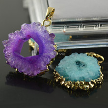 Geodo drusy natural, 5 peças azul e roxo cor tingida pingente dourado borda da moda mulheres joias de cristal drusy 2024 - compre barato