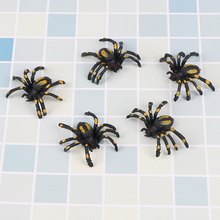 Araña de plástico de simulación de araña divertida, juguetes de broma divertida, accesorios realistas de broma, decoración para fiesta de Halloween, 5 uds. 2024 - compra barato