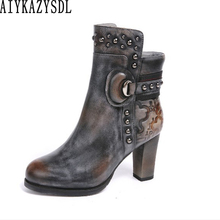 Botas femininas de couro legítimo cano curto rebites vintage couro bovino verdadeiro botas baixas salto alto grosso sapatos confortáveis 2024 - compre barato