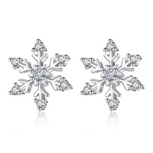 Utimtree-pendientes de circonia cúbica con forma de copo de nieve para mujer, joyería de cristal, regalo de Navidad, novedad 2024 - compra barato