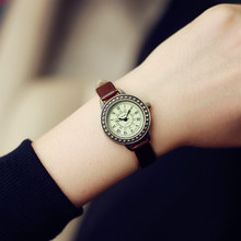 Ladies designer vintage leather women bracelet watches brown retro roma quartz woman clock fashion small female wristwatches 2024 - купить недорого