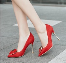 Zapatos de tacón alto con hebilla hexagonal para mujer, calzado de punta estrecha, sin cordones, para fiesta, ostentoso, Color Rojo 2024 - compra barato