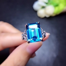 Женское кольцо из серебра 925 пробы с натуральным голубым топазом 2024 - купить недорого