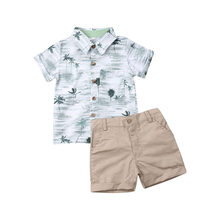 Комплект одежды для маленьких мальчиков, детская одежда для джентльмена, рубашка с короткими рукавами и принтом Коко + розовые шорты, летняя одежда для мальчиков, 2 предмета 2024 - купить недорого
