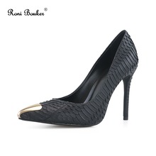 Женские модельные туфли Roni Bouker, черные туфли на высоком каблуке из натуральной кожи с острым золотым носком, без шнуровки, роскошные дизайнерские женские туфли-лодочки 2024 - купить недорого