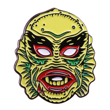 Pin universal de The creature from black lagoon, insignia de monstruos, regalo clásico para amantes de las películas de terror 2024 - compra barato