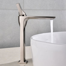 Grifo de lavabo de latón para baño, mezclador de agua fría y caliente, con caño giratorio cromado, con grúa, modelo Torneira 2024 - compra barato