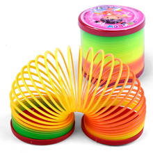 Дети Магия Slinky Радуга весенние Разноцветные Детские Смешные Классические весной браслет игрушки Радуга круг катушки эластичное кольцо подарок 2024 - купить недорого