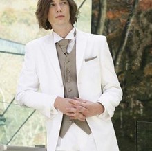 El diseño clásico llegó A una solapa blanca de la solapa esmoquin largo de la boda de los hombres del novio vestido de la ropa (chaqueta + Pantalones + chaleco + corbata) 2024 - compra barato