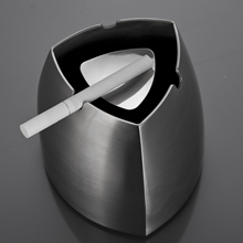 Creativo portátil de acero inoxidable del coche Cenicero de ceniza del cigarrillo caja de cigarrillos herramientas Mini carro cinzeiro 2024 - compra barato