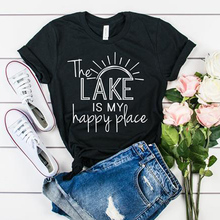 Camiseta de "El lago es mi lugar feliz" para mujer, remera de playa para vacaciones de verano, playera informal Tumblr Hipster, camisetas divertidas para vacaciones 2024 - compra barato