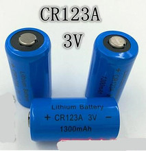 O envio gratuito de 3 pçs/lote CR123A bateria de lítio 3 V BATERIA 1300 mah não pode recarregar 2024 - compre barato