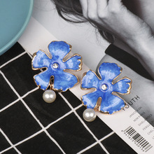 Korean Women Bridal Flower Pearl Earrings Green Stud Earrings with Gold Rim 2020 Jewelry Acrylic Jewelry 2024 - buy cheap