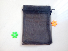 100 pces 7*9cm preto organza saco de presente jóias embalagem exibição sacos cordão bolsa para pulseira/colar mini saco de fios 2024 - compre barato