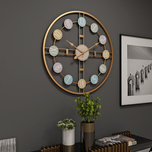 Relógio de parede 3d, relógio em ferro com pendurar estilo europa e américa, decoração silenciosa para o quarto 2024 - compre barato