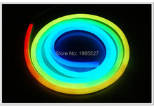 Boa qualidade RGB CONDUZIU a Luz de Néon Flexível tira flexível 5050 smd RGB color, 60 leds/m; À Prova D' Água IP68; entrada AC220V 2024 - compre barato