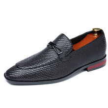 Sapatos sociais masculinos de couro, sapatos formais de couro da moda com design de estilo italiano, calçados masculinos 2024 - compre barato