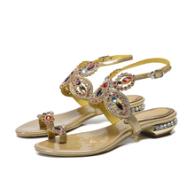Sandalias antideslizantes estilo máscara de diamantes de imitación de oro de verano para mujer 2019 zapatos planos de moda salvaje sandalias de viaje de playa 2024 - compra barato