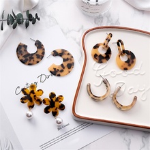 2019 Korean version of acetic acid leopard semi-circle earrings exaggerated acrylic retro geometric round flower ladies earrings 2024 - buy cheap