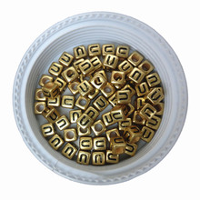 Cuentas con letras de acrílico en forma de cubo dorado, 500 Uds., impresión en U de personaje en inglés, joyas con alfabeto cuadrado, espaciador, 2600 Uds. 2024 - compra barato